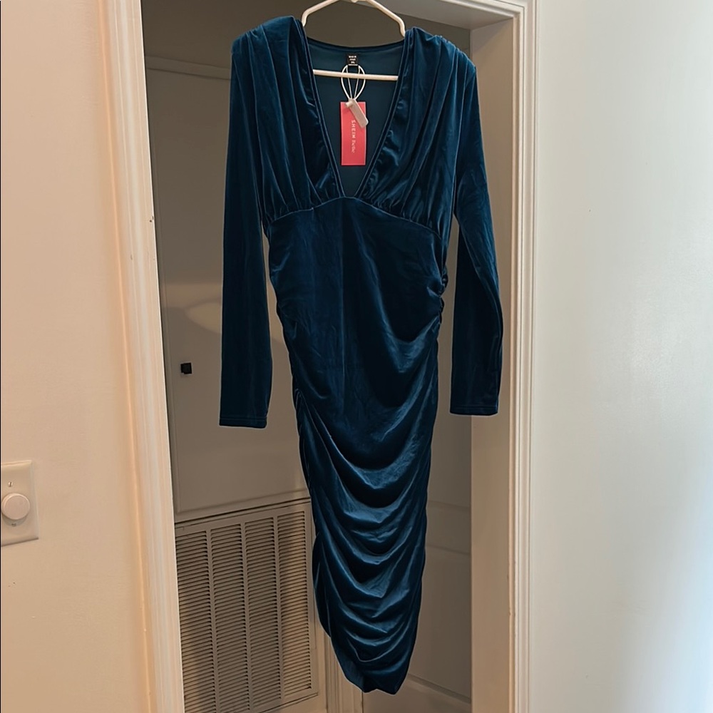 SHEIN Deep Blue Velvet Long Sleeve Dress